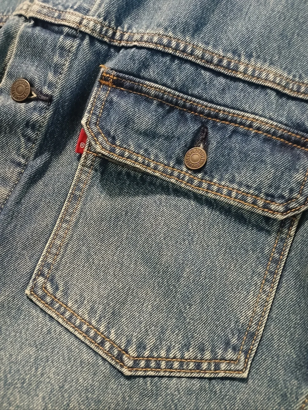Levi's Classic Blue Denim Jacket - Men's Workwear - Picture 4 of 6